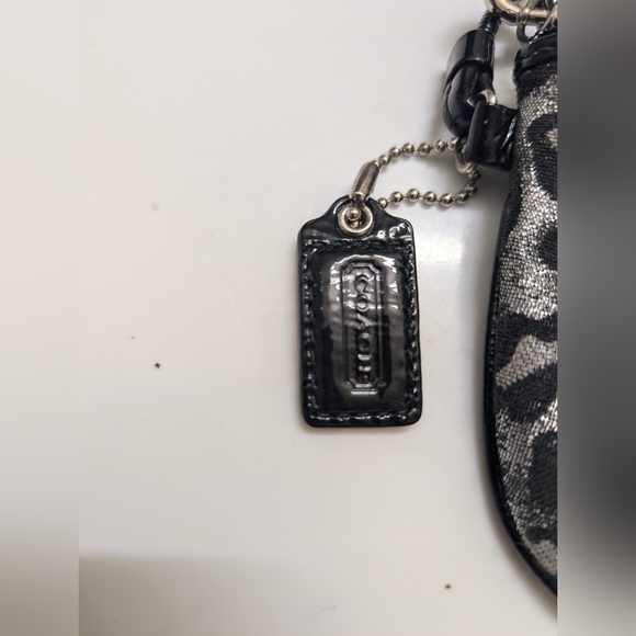 Coach Wristlet Animal Print - Picture 8 of 11